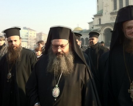 Двамата митрополити оттеглиха подкрепата си за новата процедура за избор на владика