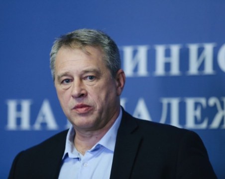 Иво Ивков застрашава лиценза на Левски