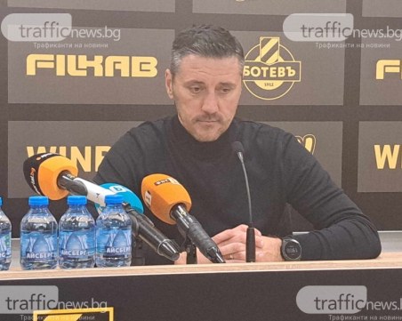 Керкез прави двустранна игра за трима футболисти