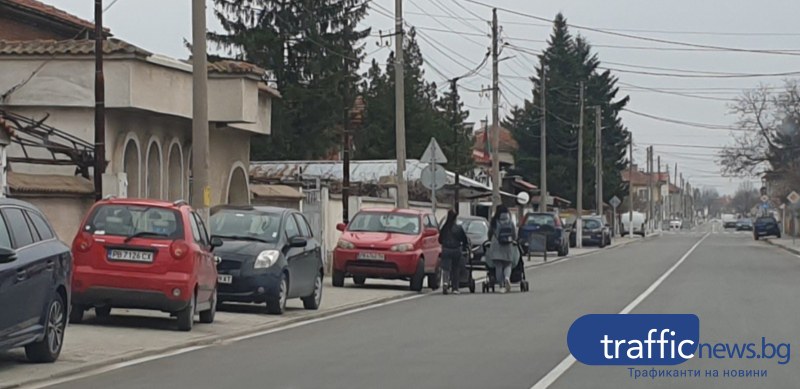 Нови и ремонтирани тротоари на улица в село Ягодово не