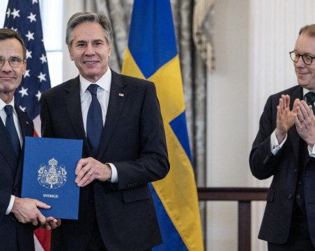 България приветства приемането на Швеция в НАТО