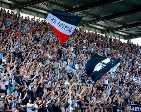 Фенове на Локо: Време е за мъже, само ние можем да изкараме отбора от трудностите