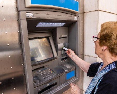 Започна изплащането на пенсиите за март