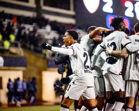 Байер Леверкузен продължава да е непобеден от май месец