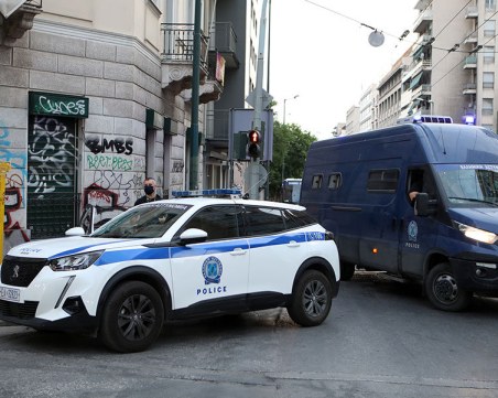 Бомба избухна до бензиностанция в Гърция