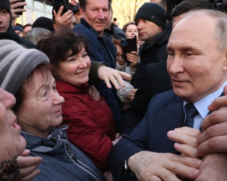 Путин помилва 52 осъдени жени