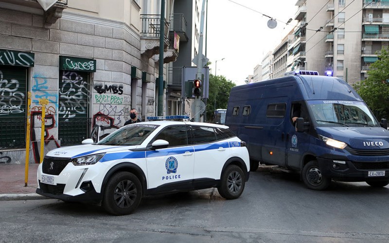 Бомба избухна до бензиностанция в Гърция