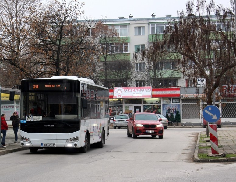 Спряха движението по ул. „Солунска