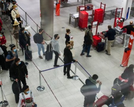 Кацаш на летище в Европа и си ни територията на три държави