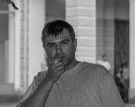 Известен фотограф издъхна след зверски побой