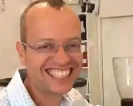 Кметът на Благоевград се появи в клип от личното кафене на Нотариуса