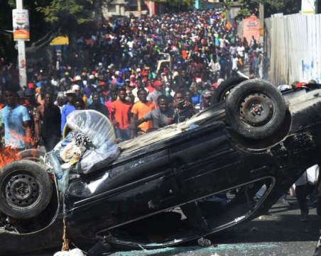 САЩ евакуира дипломати от посолството си заради безредиците в Хаити