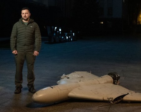 Нова атака с дронове и експлозии в Одеса, Зеленски отхвърли призив на папа Франциск