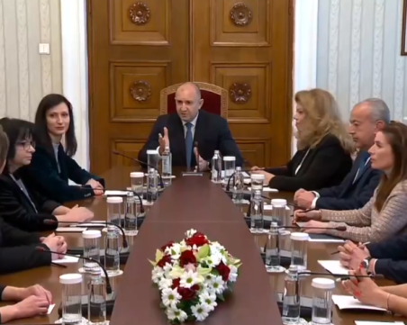 Започват консултациите при президента: Радев се срещна с ГЕРБ-СДС