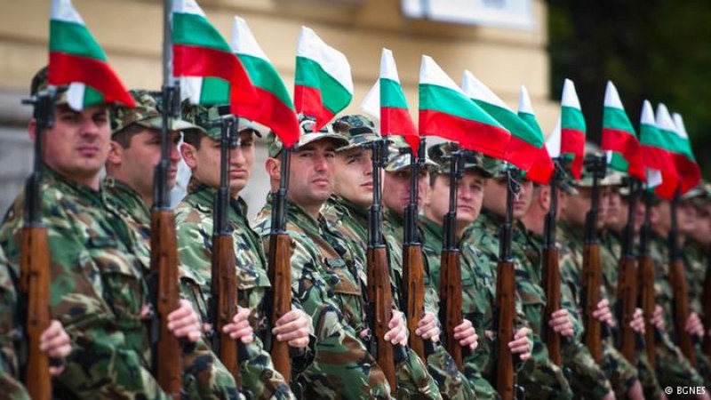 Един на трима българи би се бил за страната си във война