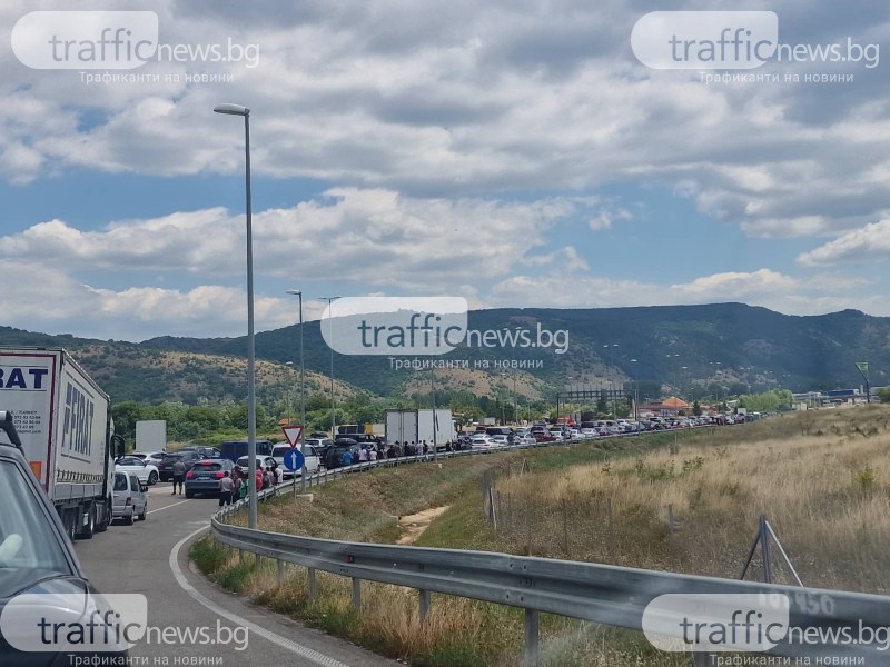 Интензивен е трафикът за товарни автомобили по някои от граничните пунктове с Румъния