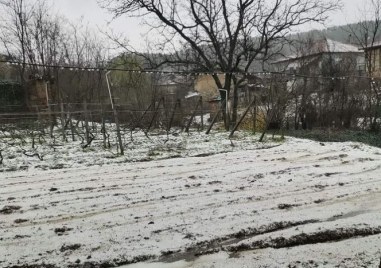 След като градушка падна в Мало Бучино област София ледени