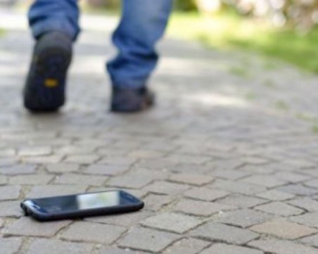 Момче загуби телефона си, проследи го до блок в квартал 