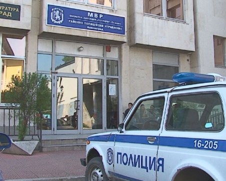 Непълнолетни задигнаха кутия с дарения от заведение в Нареченски бани