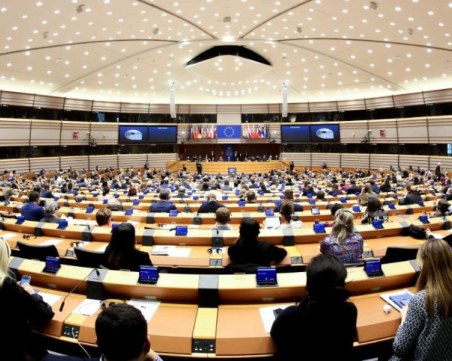 ЕП прие първия закон за свободата на медиите