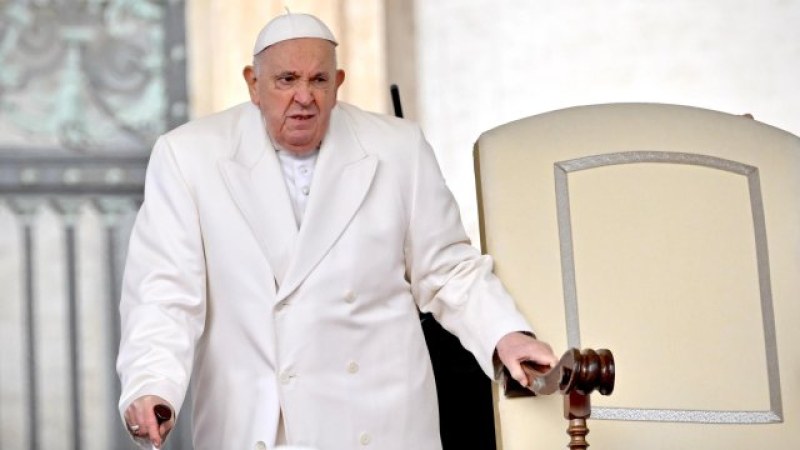 Папа Франциск с нов призив за мир: Толкова младежи губят живота си по време на война