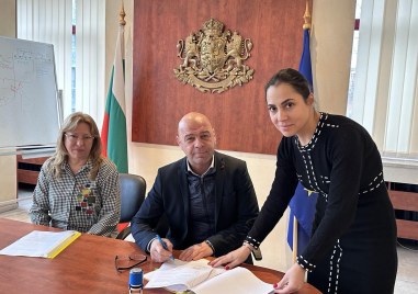Кметът на Пловдив Костадин Димитров подписа днес в Министерството на