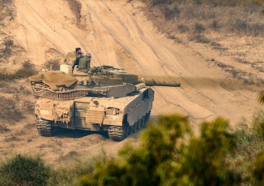 Израелски танк е убил репортера на Ройтерс Исам Абдала в