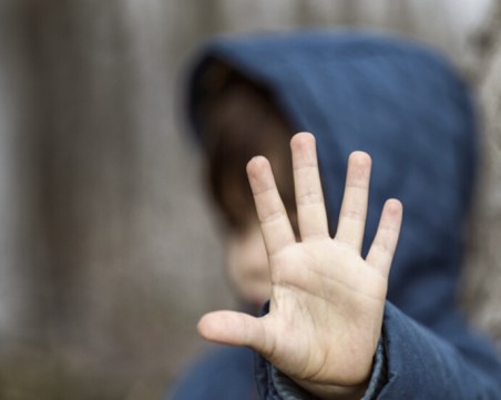 Мъж отвлече 5-годишното си дете от детска градина, задържаха го на АМ 