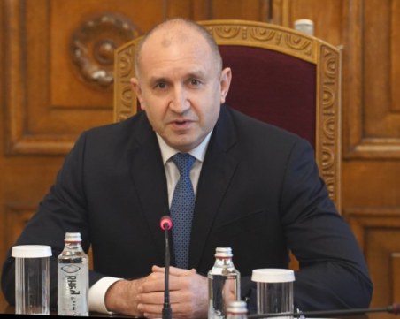 Президентът отложи връчването на мандата