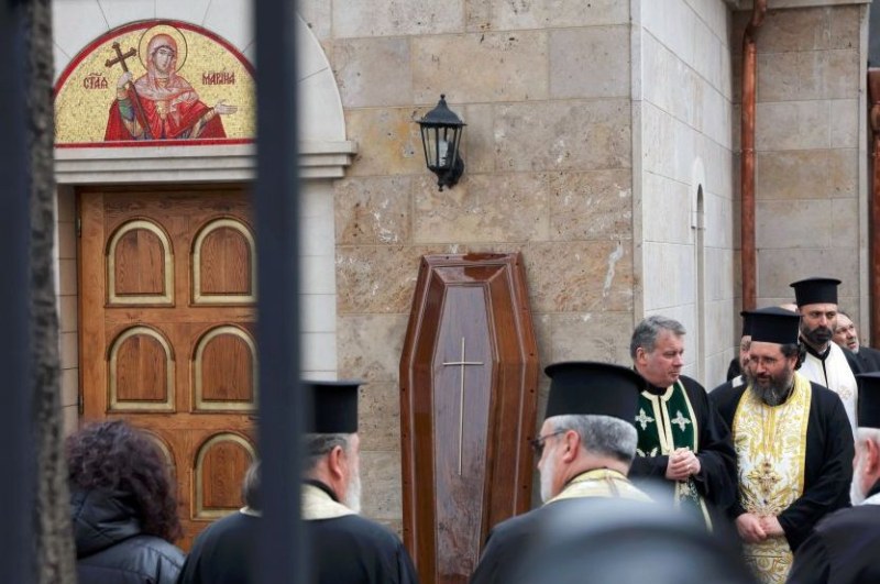 Положиха тленните останки на Патриархa за поклонение в църквата 