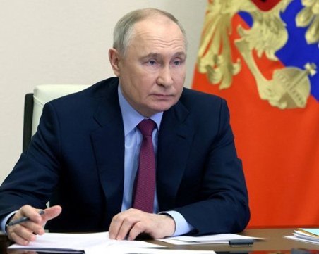 Путин гласува онлайн на президентските избори в Русия