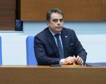 Василев: Януари и февруари инфлацията е под референтната стойност за еврото