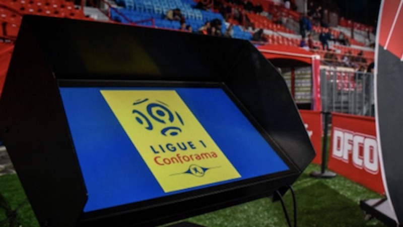 Френската футболна федерация уволни шефа на съдиите и отговорника на ВАР