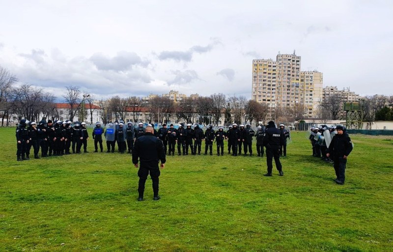 За първи път: Спецполицаи от цялата страна се обучаваха съвместно как да действат в извънредни ситуации