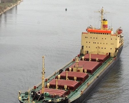 Индийски кораб пресрещна „Руен