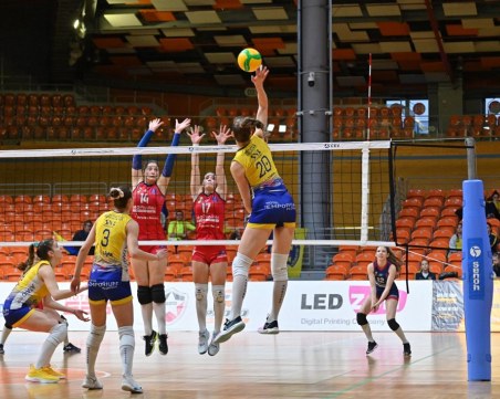 Марица приключи редовния сезон с 14 победи от 14 мача