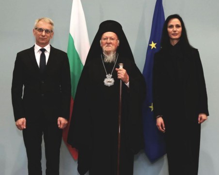 Николай Денков и Мария Габриел се срещнаха с вселенския патриарх Вартоломей