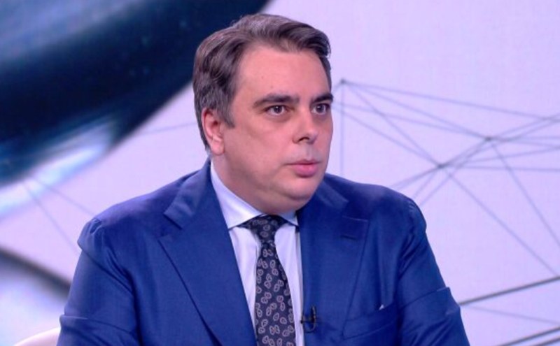Асен Василев за преговорите за правителство: Умерен оптимист съм