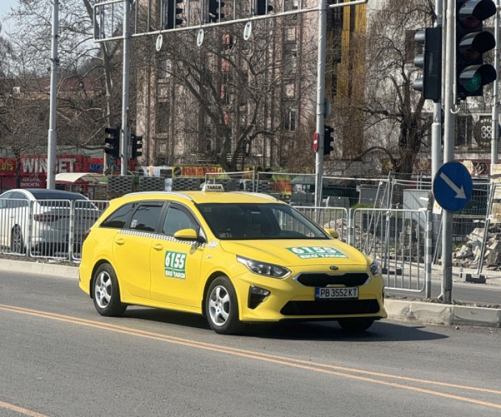 Читател на TrafficNews сигнализира за нагъл таксиметров шофьор, който едвам