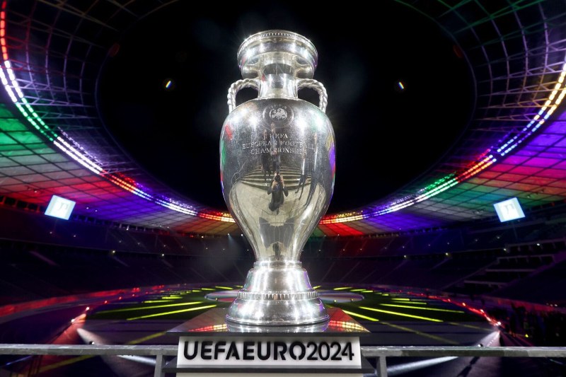 12 отбора се борят за последните 3 места на Евро 2024