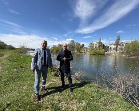 Кметът: Пред подписване сме на договор за почистването на Марица, ще се изпълни за 90 дни