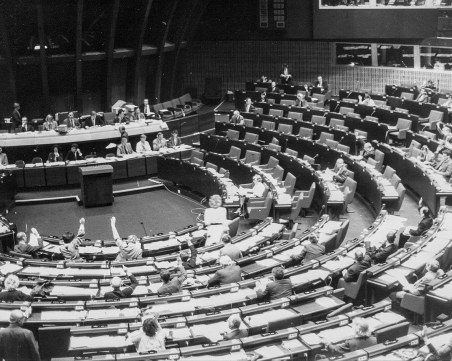 На този ден: В Страсбург се открива първото заседание на Европейския парламент