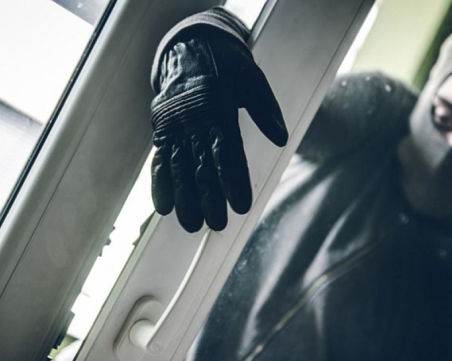 Ограбиха три къщи в София в рамките на два часа