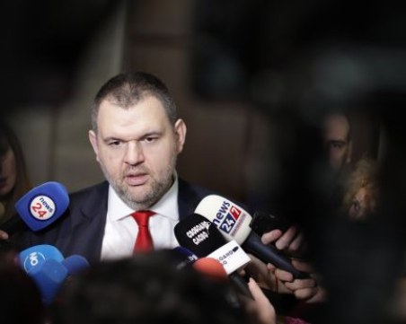 Пеевски: Времето за игри приключи!  Борисов и Петков да намерят съгласие за кабинет