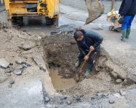Високите етажи на града са без вода, няколко аварии и в Пловдивско