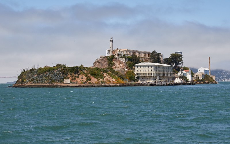 На този ден: Закрит е затворът Алкатрас, разположен на остров в залива на Сан Франциско