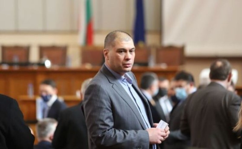Депутатът Димитър Аврамов бе осъден на година условно с три