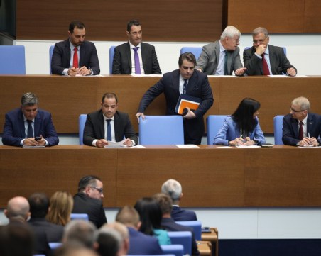 Министрите в оставка с коментари за състава на правителството