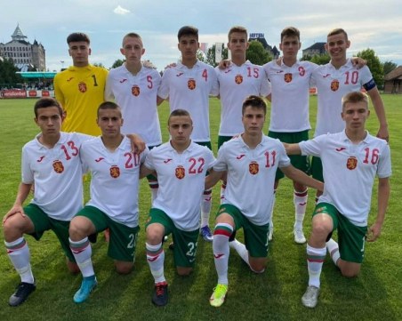 Юношите до 17 години загубиха от Швеция след гол в продължението