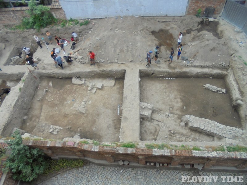 7 години по-късно! Инвеститорът, бетонирал античен некропол в центъра на Пловдив, още не е наказан